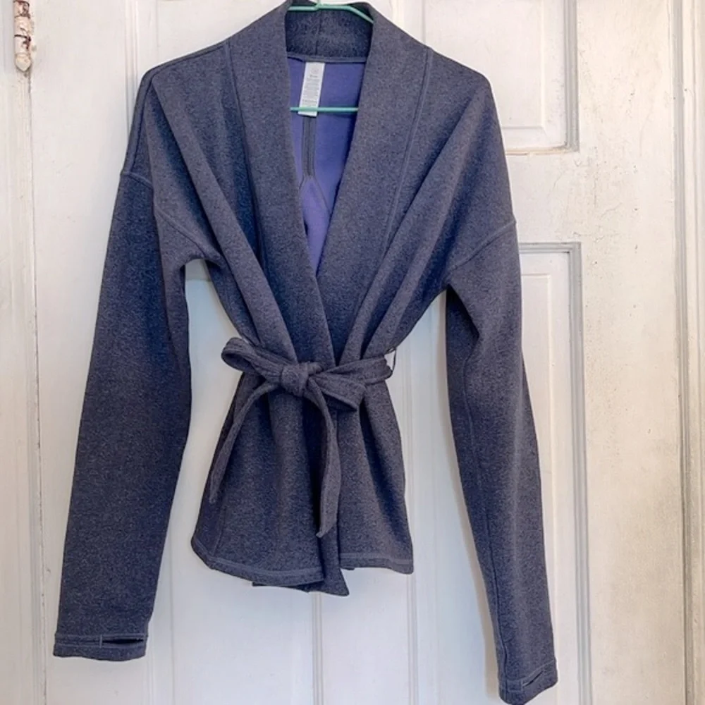 Ivivva by Lululemon purple blue heather girls wrap jacket in size 14